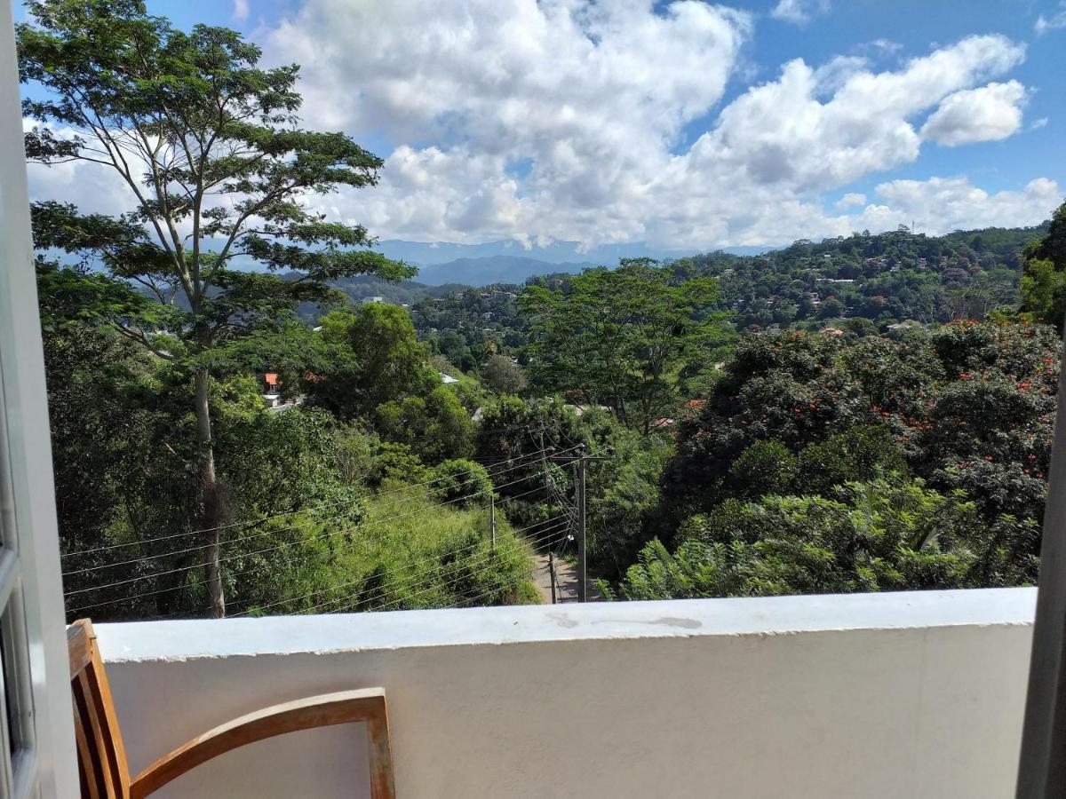 Crown Hills Kandy Inn Εξωτερικό φωτογραφία