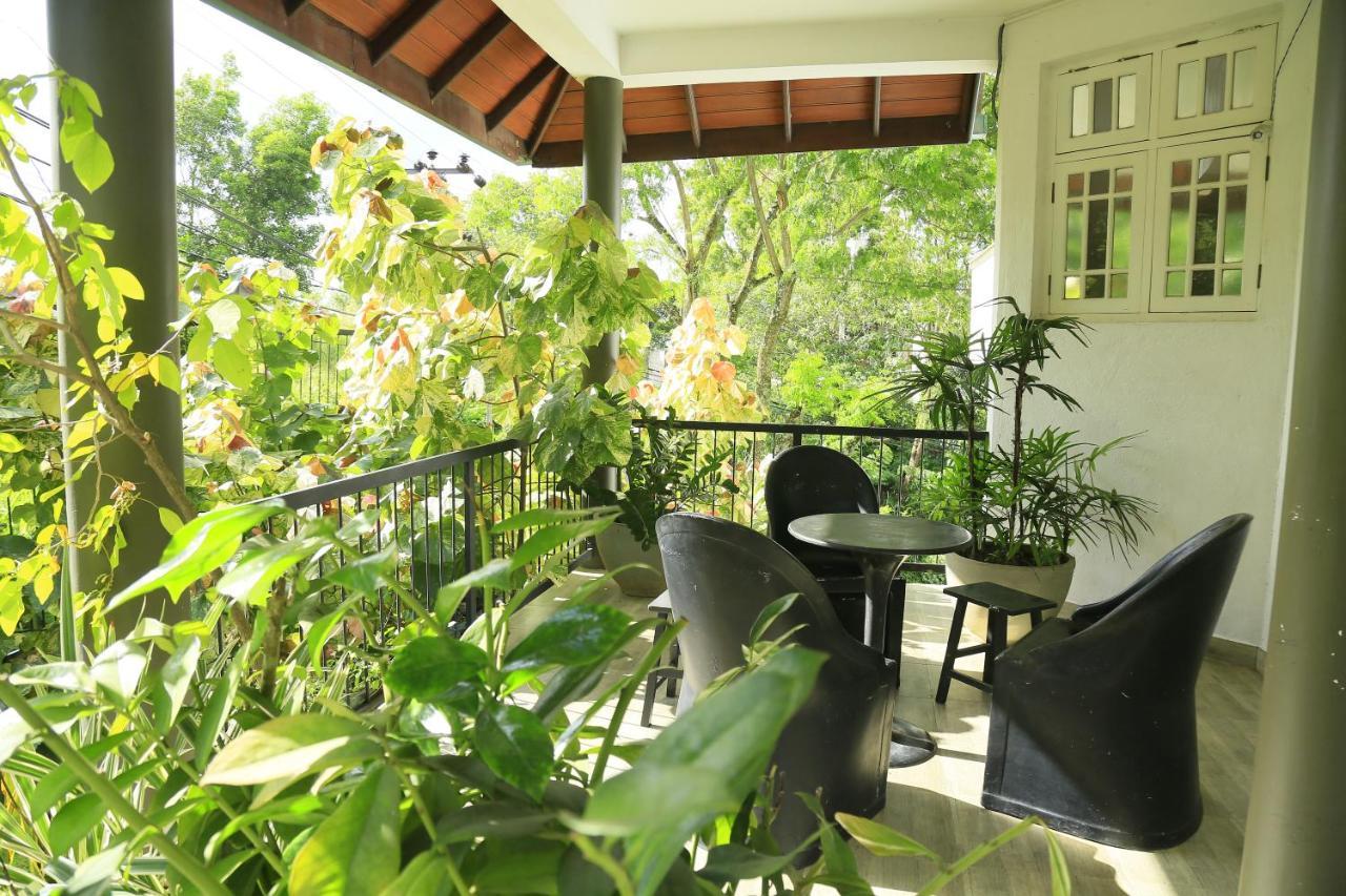 Crown Hills Kandy Inn Εξωτερικό φωτογραφία